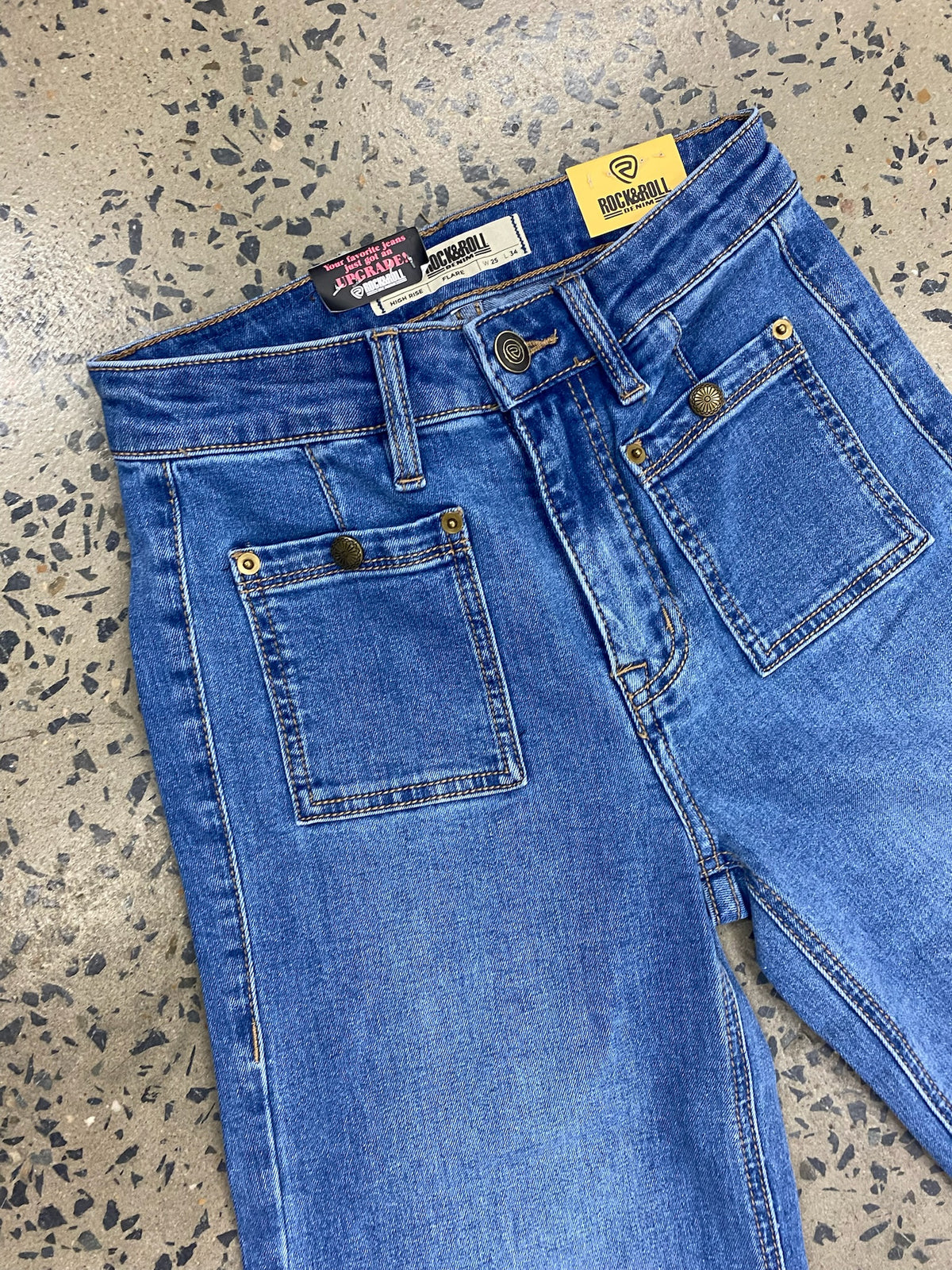 Rock & Roll Cowgirl Jeans - BW6HD07213 - Patch Pocket Relaxed High Rise Flare