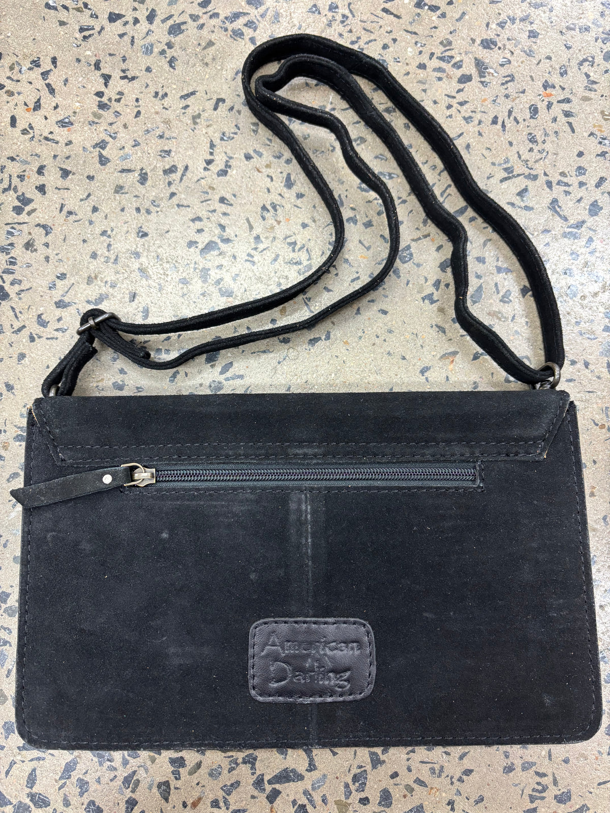 Hazelton - Crossbody (Black)