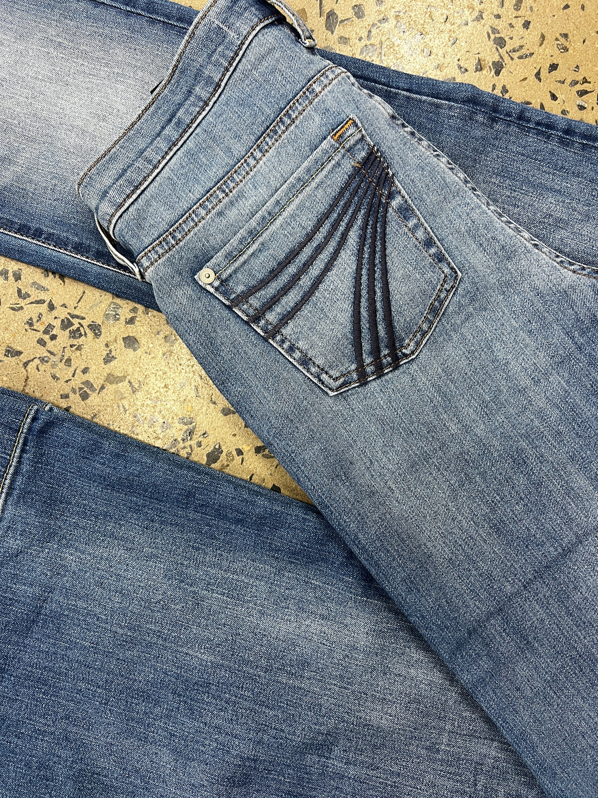 7 For All Mankind - Dojo Distress Authentic Light