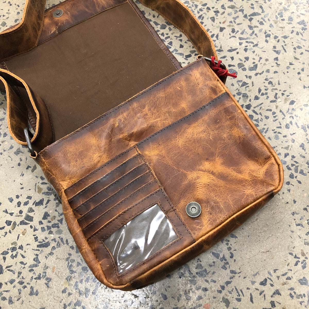 Vaquero Della Crossbody