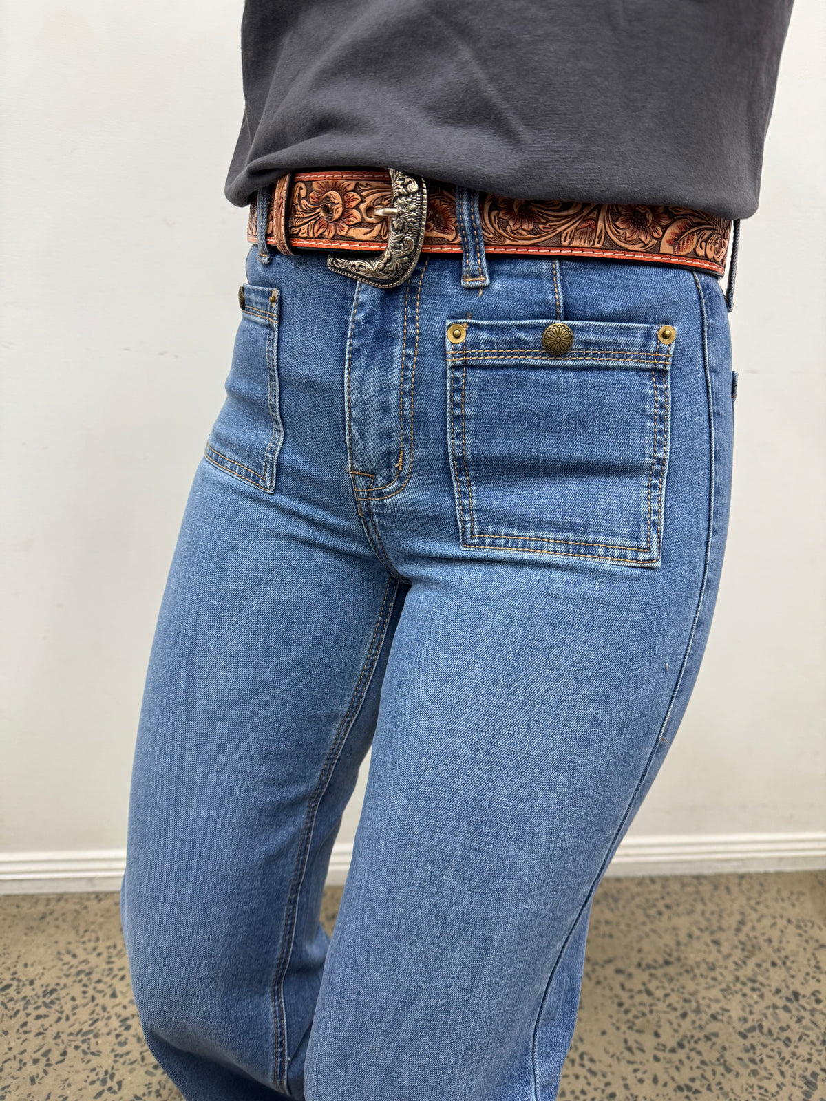 Rock & Roll Cowgirl Jeans - BW6HD07213 - Patch Pocket Relaxed High Rise Flare