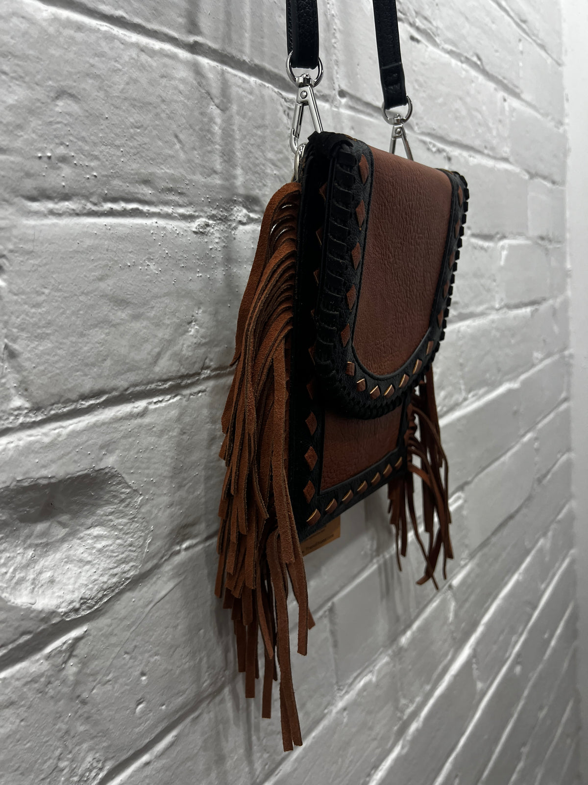 Maysie Black & Tan Crossbody Wallet