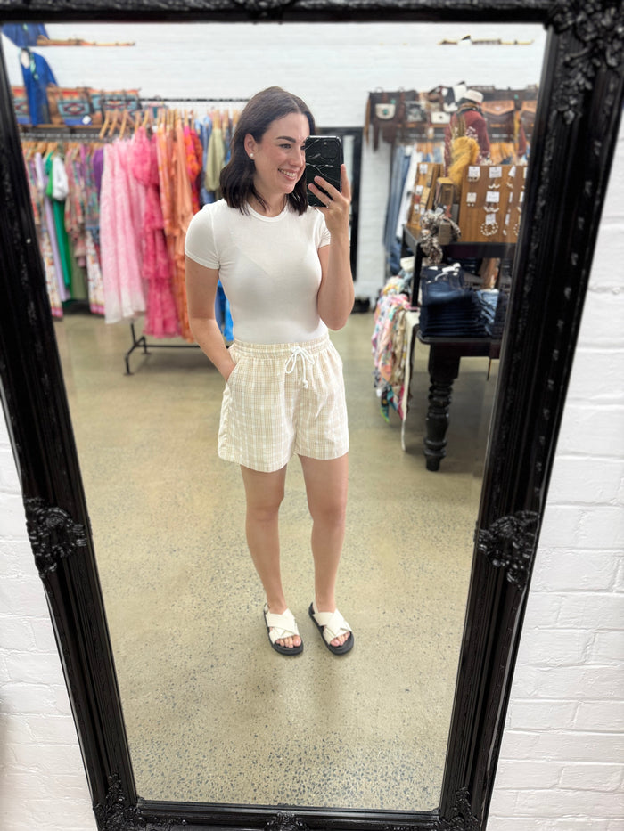 Rowan Short - Beige Plaid