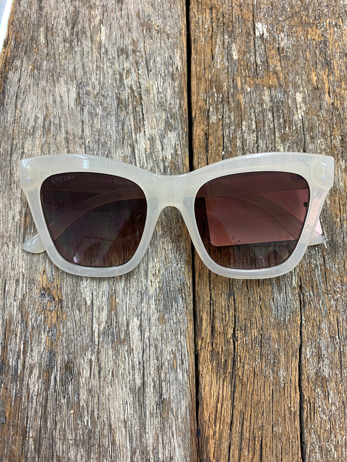 Sunday Sunglasses - White Brown