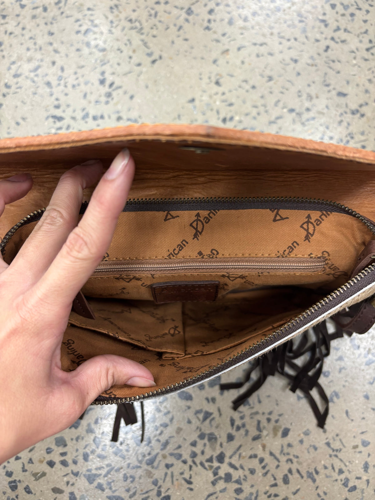 Sam - Crossbody Cowhide