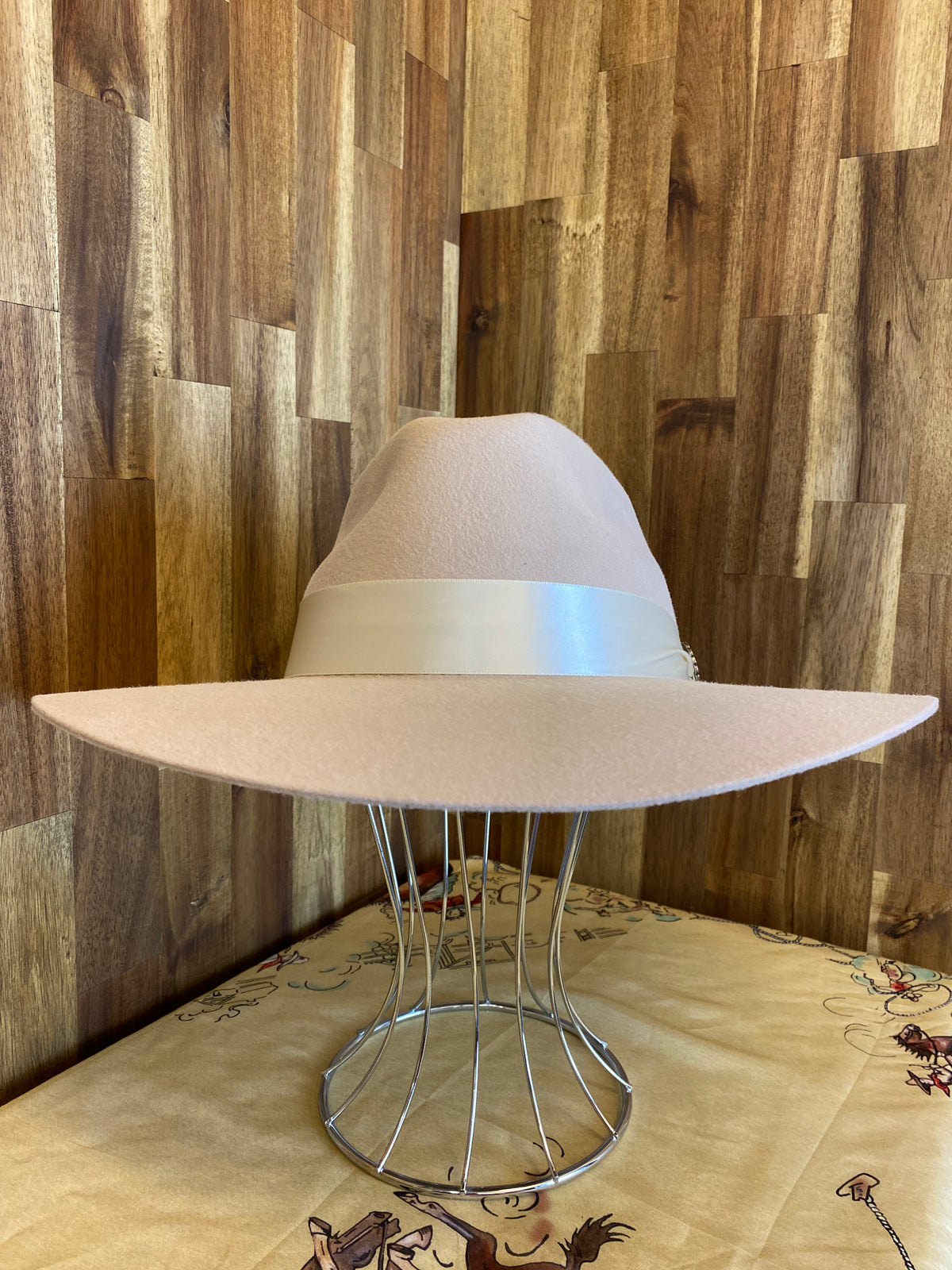 Pinch Front Felt Hat - Beige