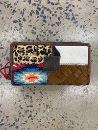 Chaynee Mountain Ladies Bifold Wallet