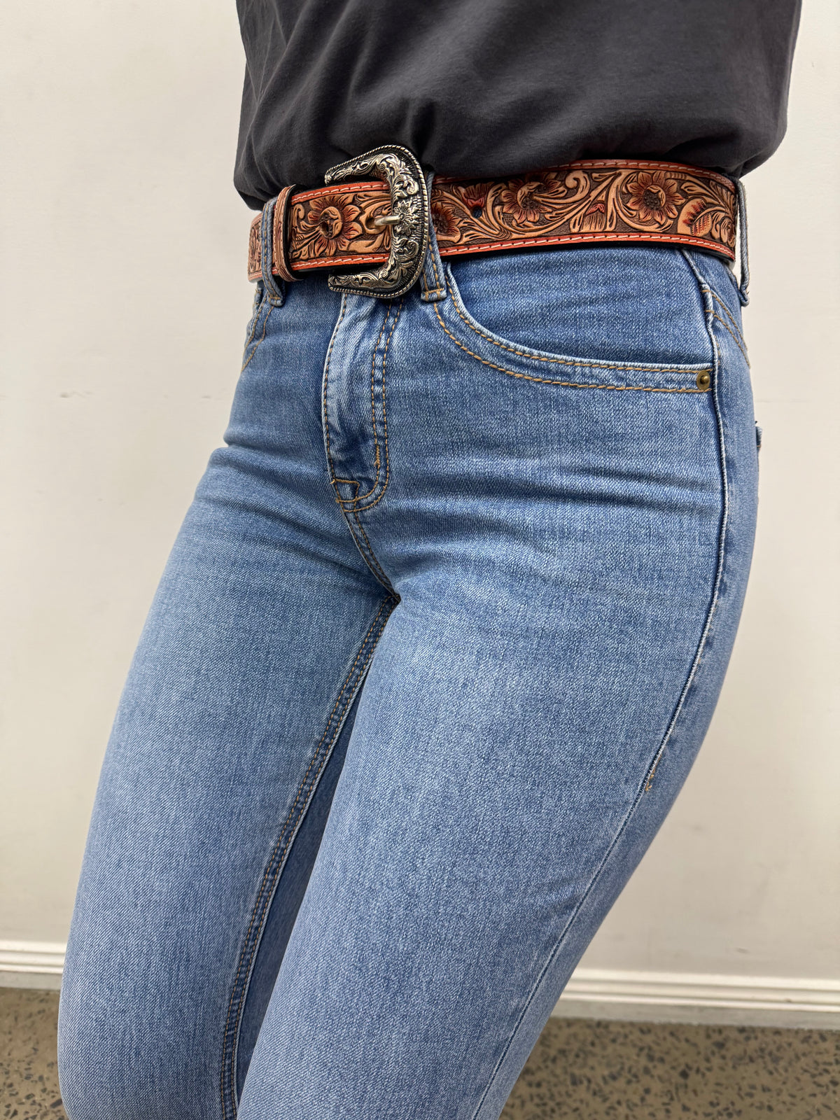 Rock & Roll Cowgirl Jeans - BW4HD07197 - Yoke Detail High Rise Bootcut