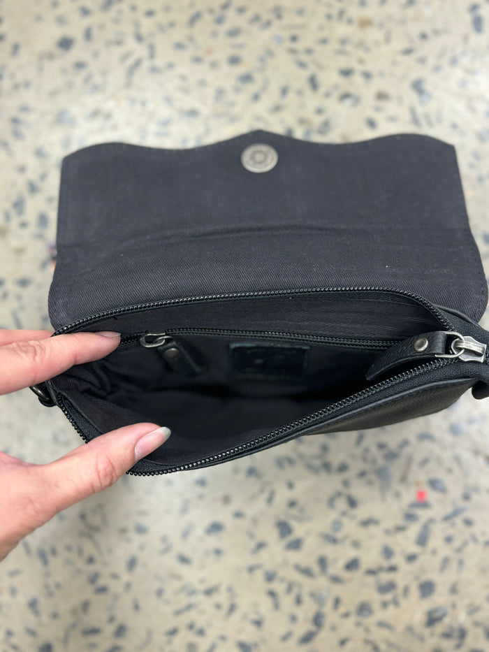 Liv - Clutches & Crossbody