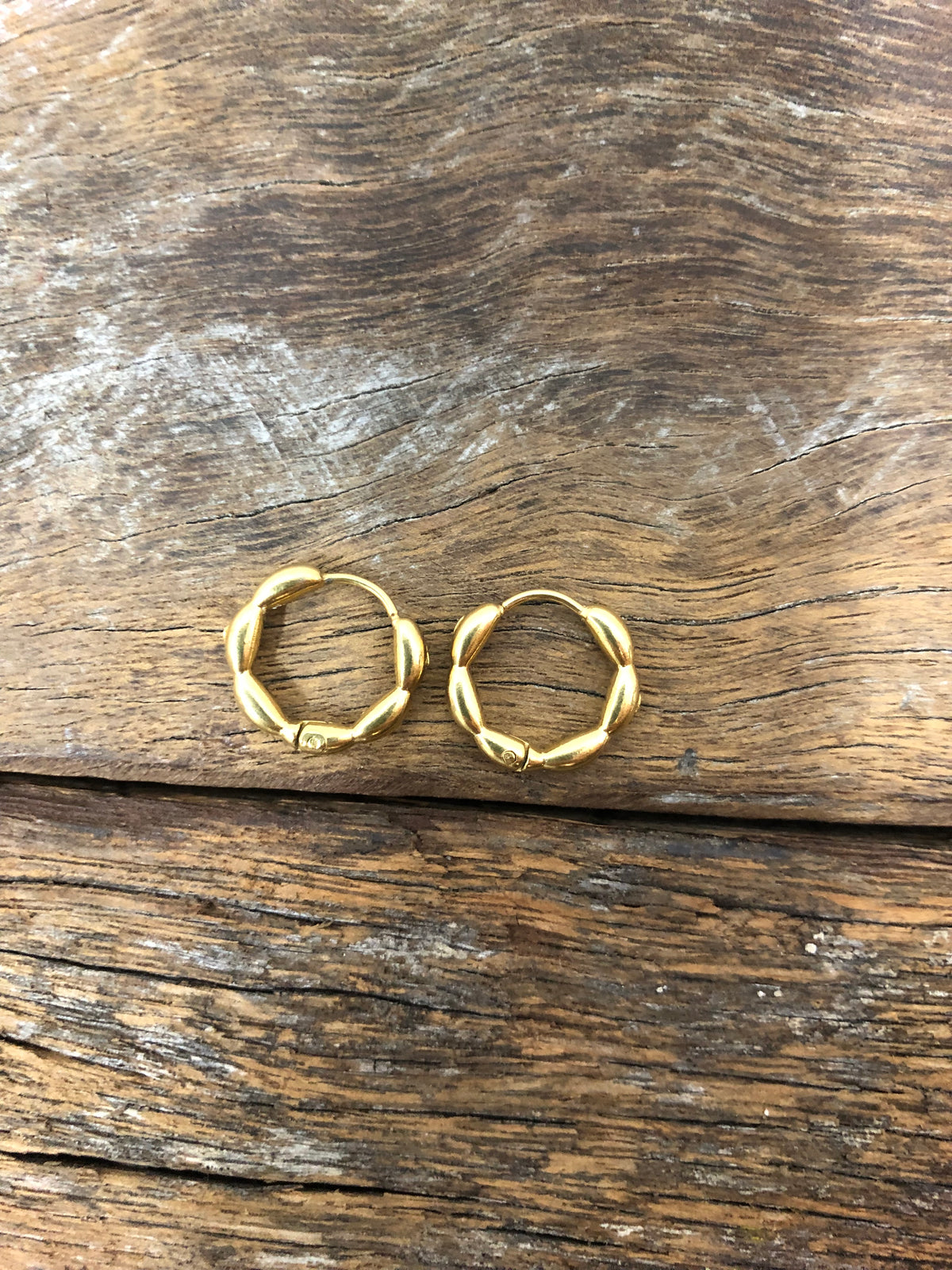 Milla Hart Earrings - Lova Huggie