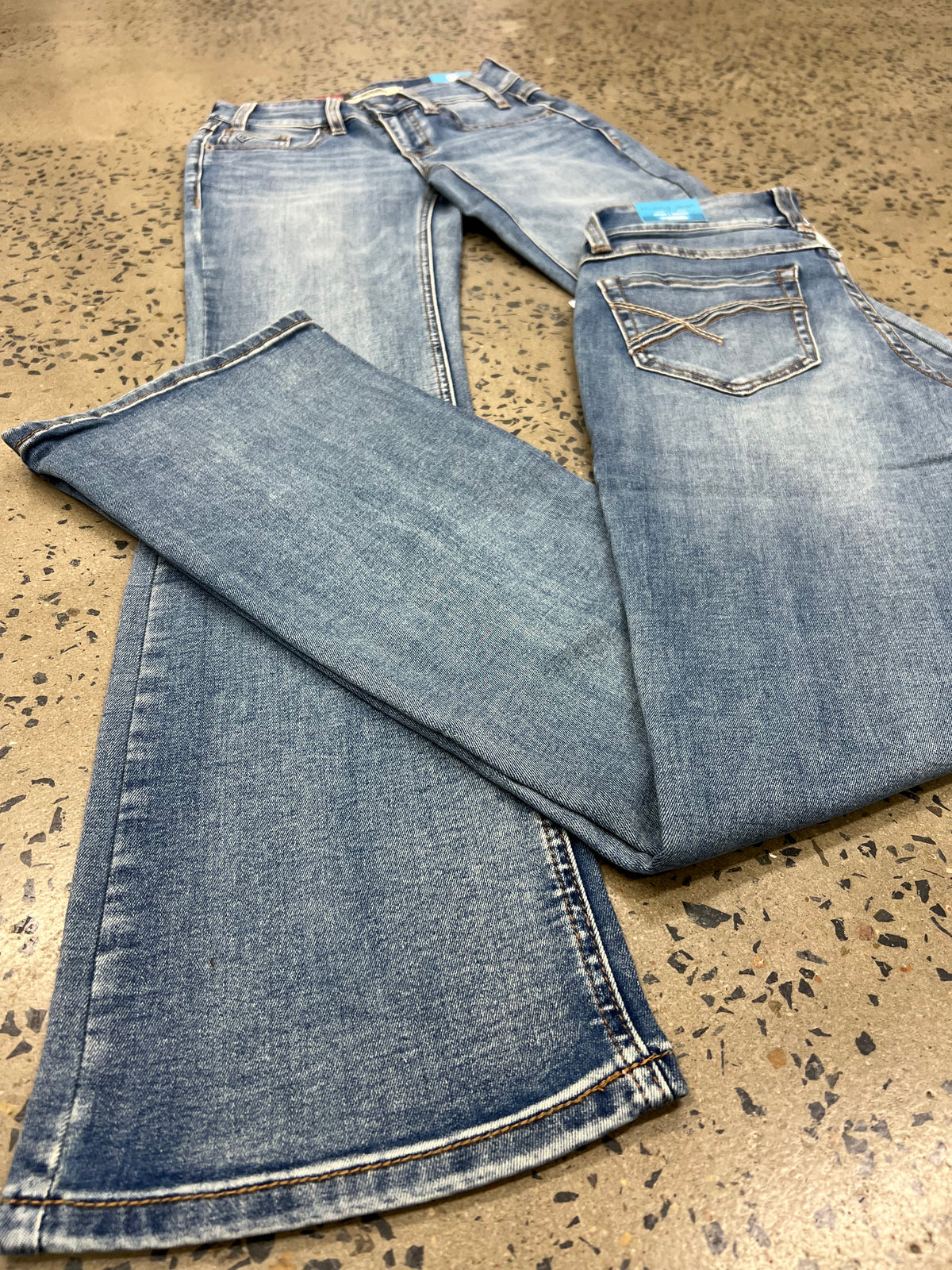Rock & Roll Cowgirl Jeans - BW4RD09087 - Curve Embroidery Mid Rise Riding Fit