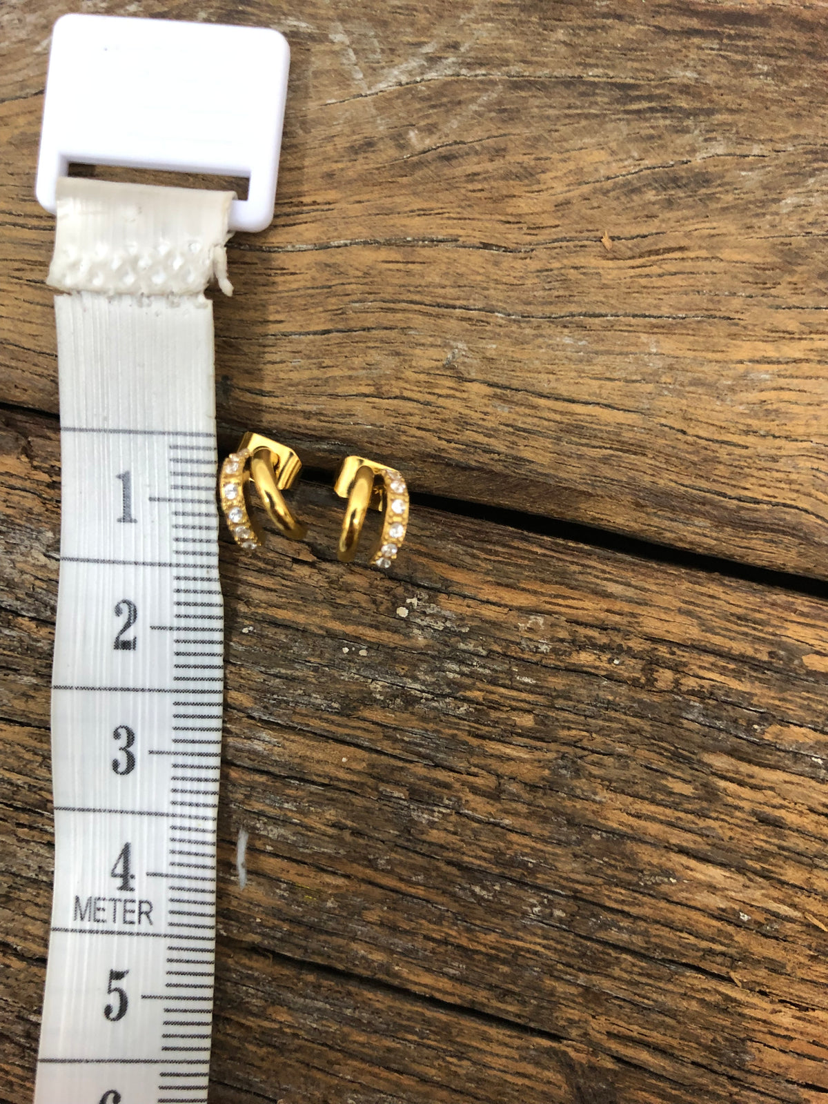 Milla Hart Earrings - Aya Huggie