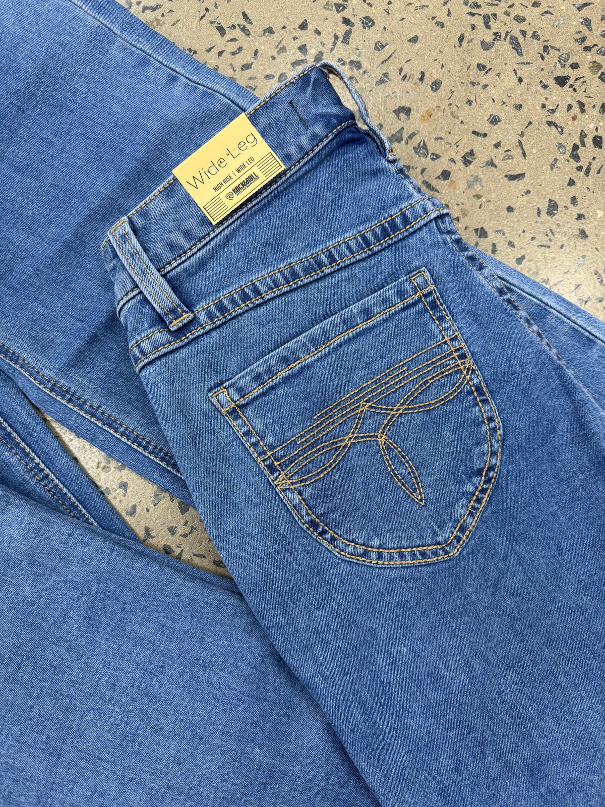 Rock & Roll Cowgirl Jeans - BW6HD09098 - Rounded Pocket Wide Leg