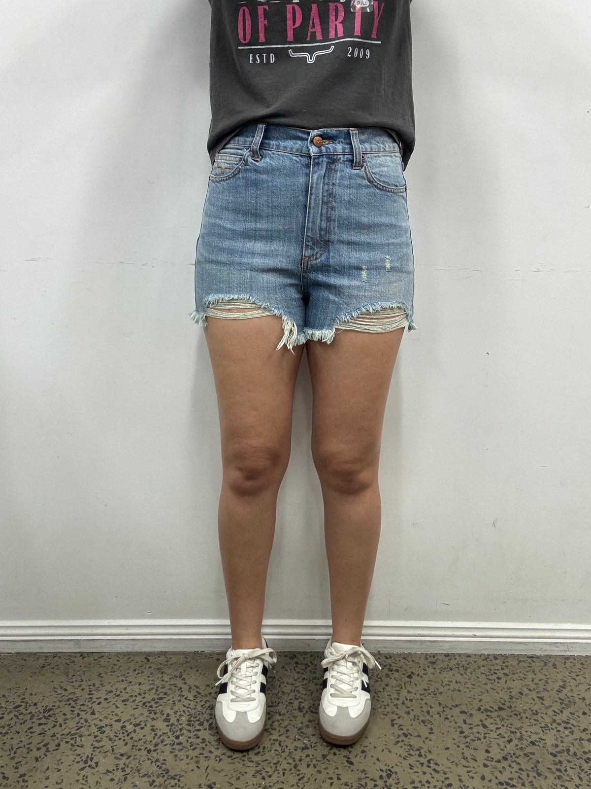 Kimes Ranch Shorts - Daisy Mid Wash