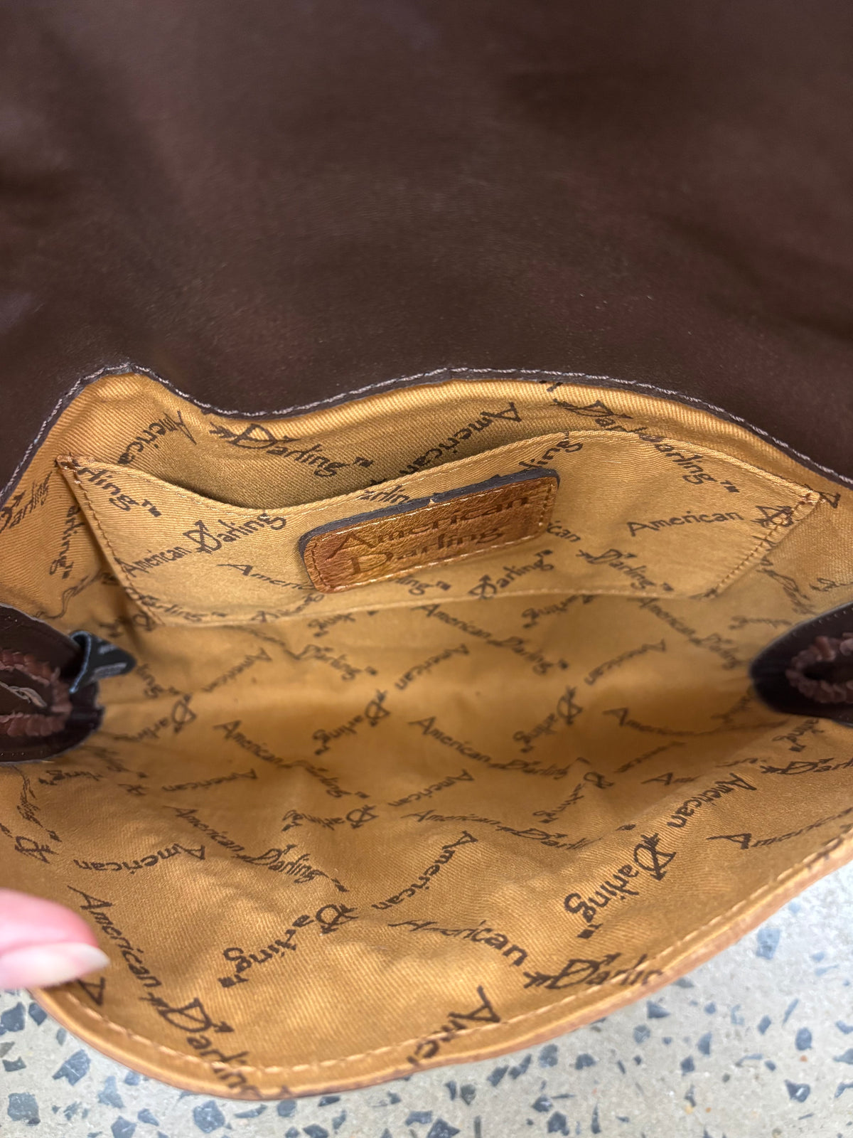 London - Crossbody Clutch