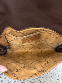 London - Crossbody Clutch
