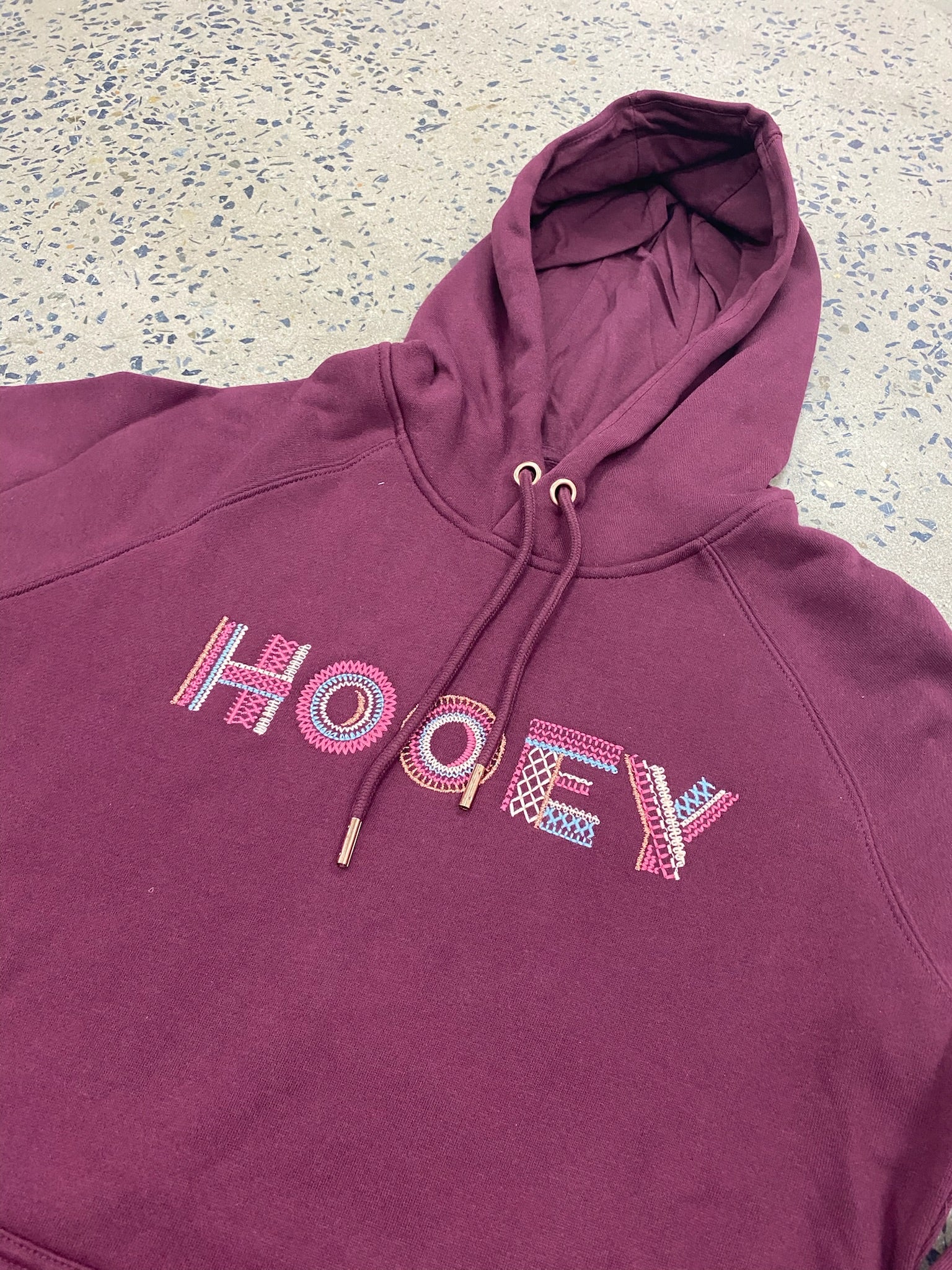 Hooey Hoodie Artisan (Maroon/White) – Katie B - Main Image