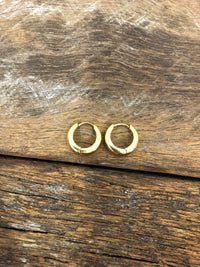Milla Hart Earrings - Asta Huggie