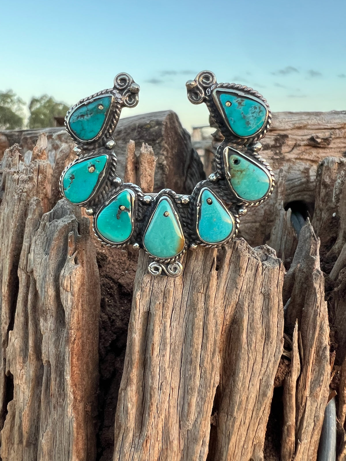Wild Rag Slide - Large Horse Shoe Turquoise Cluster