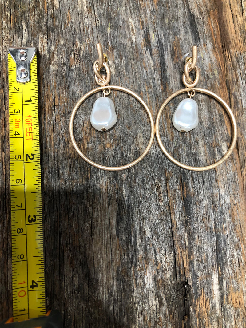 Earrings - Gold Pearl Drop