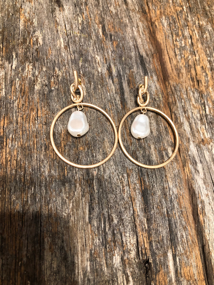 Earrings - Gold Pearl Drop