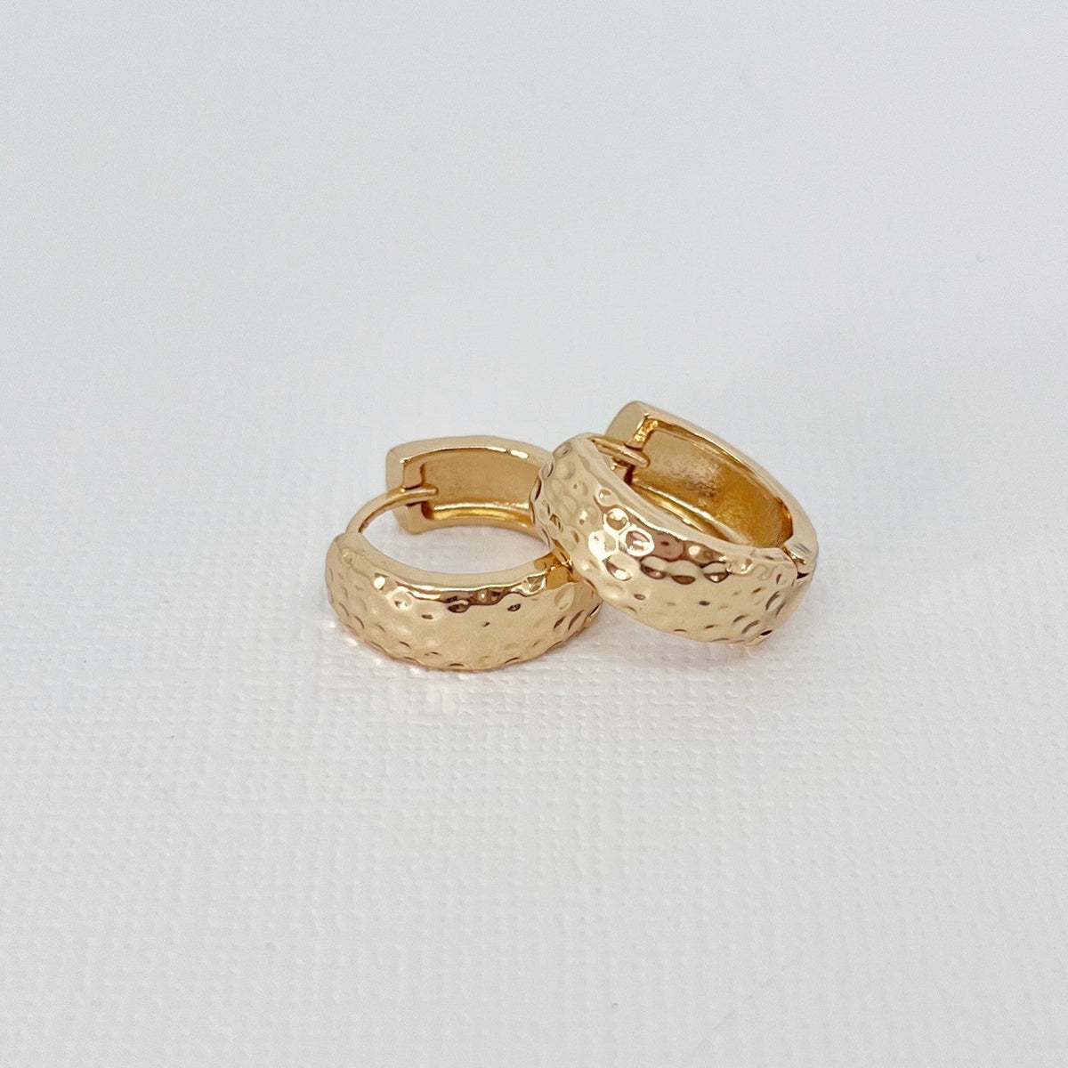 Amanda Hoop Earrings - Gold