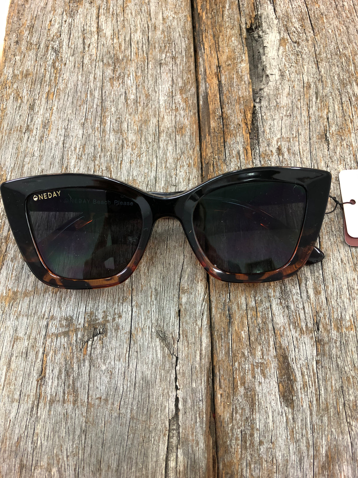 My girl sunglasses black top tort