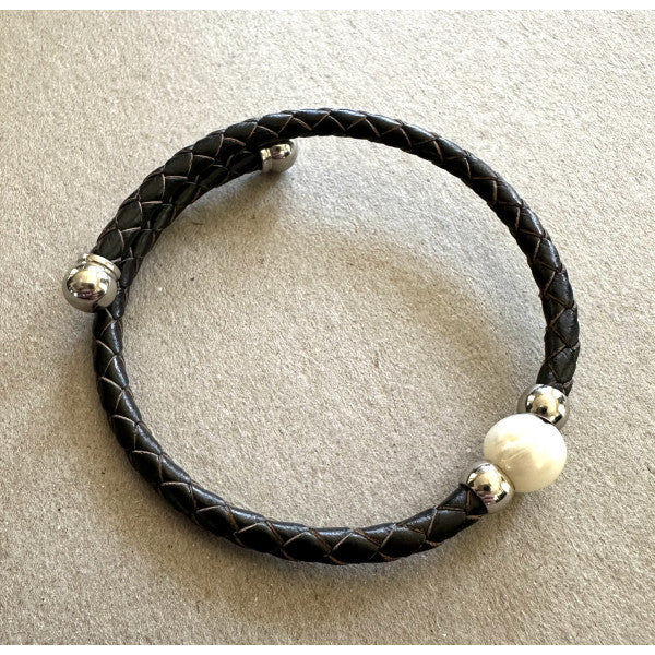Plaited Leather & Pearl Bracelet - Brown