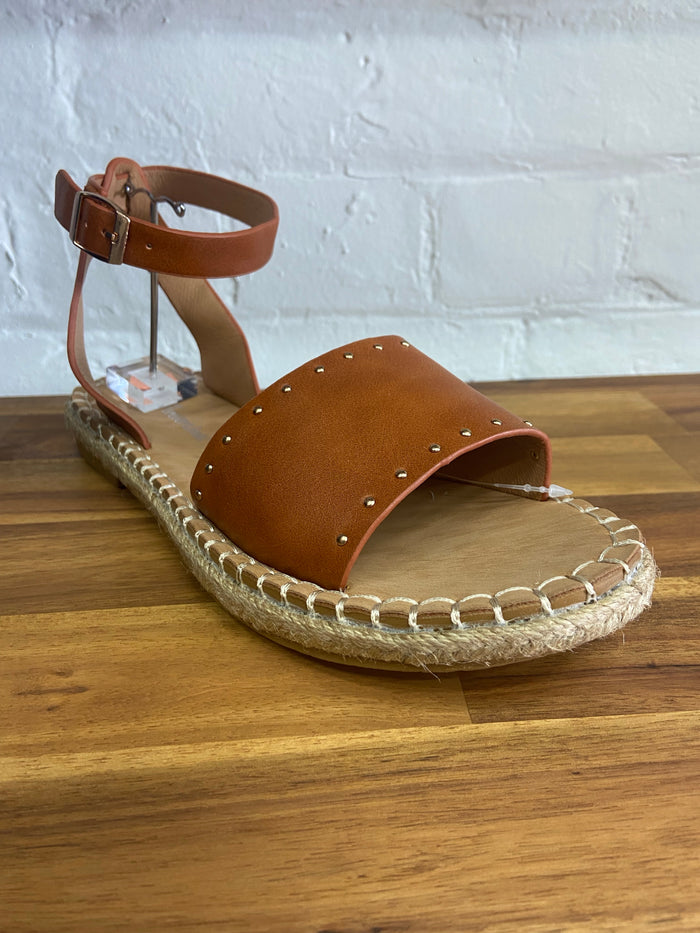 Isabelle Flats - Tan