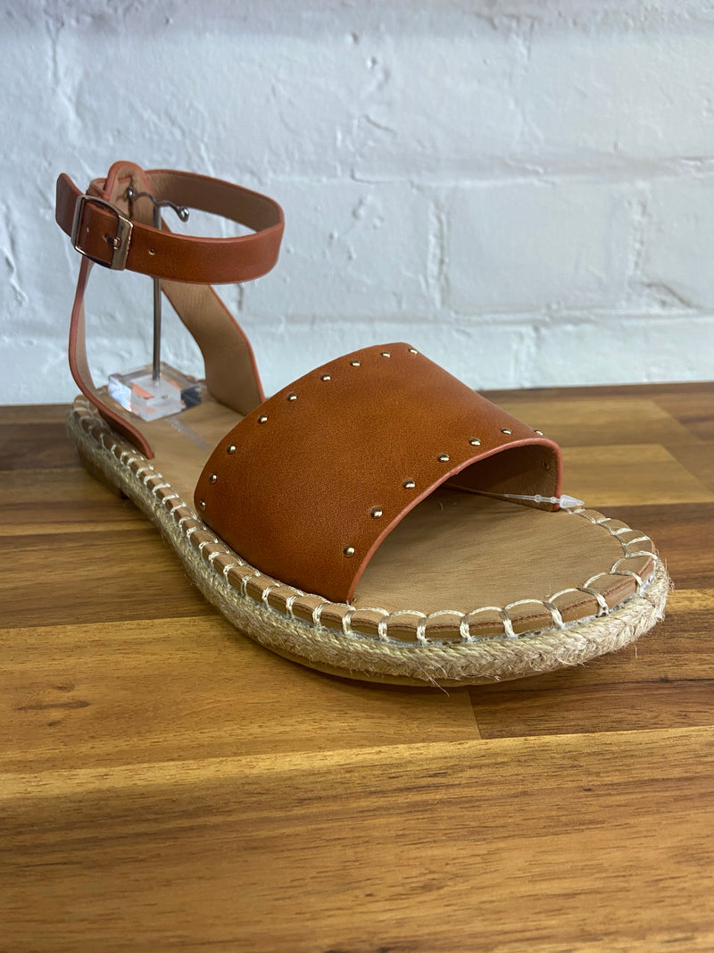 Isabelle Flats - Tan